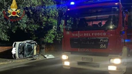 Roma, incidente ai Parioli: microcar (omologata per 2) si ribalta con 4 ragazzi del 2007 a bordo. Ricoverati in codice rosso