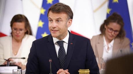Macron asegura que el ataque en Sumy demuestra que Rusia "desprecia" los "esfuerzos diplomáticos de Donald Trump"