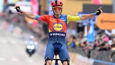 Carlos Verona claims long-awaited victory as Primoz Roglic loses more time at Giro d’Italia