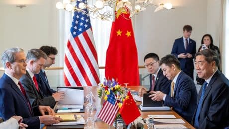 La Cina attacca l’intesa tra Usa e Regno Unito sui dazi: «Ci tagliano fuori»