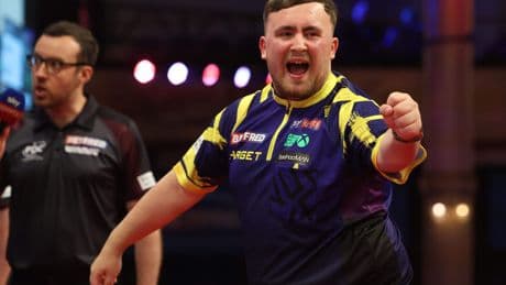 De ’Triple Crown’ is binnen voor Luke Littler (18): fenomeen wint ook World Matchplay Darts na comeback