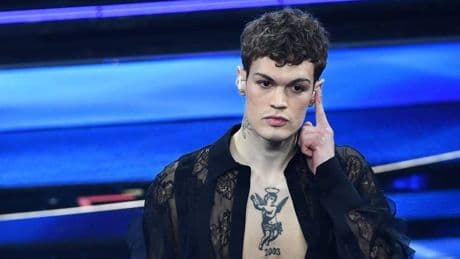 Blanco salta gli eventi di RTL, l'annuncio a sorpresa sui social network: "Problemi di salute"