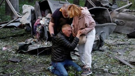 Guerre en Ukraine : au moins 14 personnes tuées dans « l’une des pires attaques » russes sur Kiev