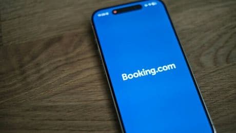 Booking, 10.000 hotel fanno causa al sito: adesione da tutta Europa per denunciare ricatti e azioni scorrette