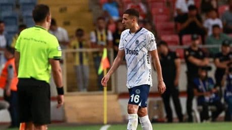 Fenerbahçe'de tek kızaran Mert Müldür!