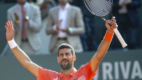 Djokovic levanta el título 100 en Ginebra y le roba otro récord a Nadal