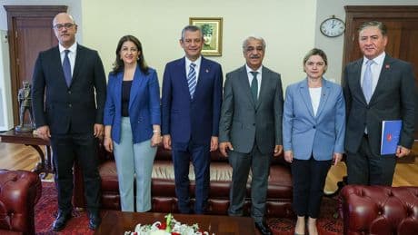 DEM Parti heyetinden CHP lideri Özel’e ziyaret