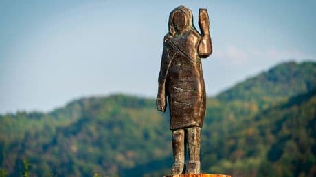 Bronze-Abbild der Trump-Gattin - Melania-Statue abgesägt und gestohlen