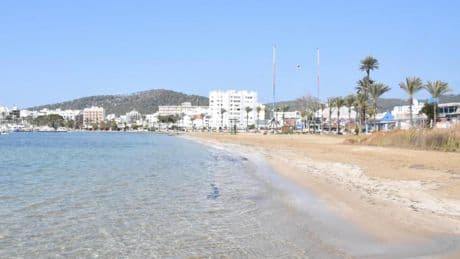 En estado crítico un joven de 15 años tras caer desde un tercer piso en Eivissa