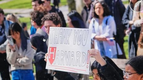 Un tribunal paraliza la orden de Trump de frenar matriculaciones extranjeras en Harvard