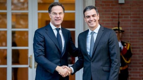 Sánchez, molesto con Rutte, se niega a llegar al 5% del gasto en Defensa que pide la OTAN: no puede hacerlo sin Presupuestos