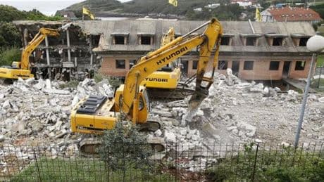 ¿Quién fue el culpable de los derribos de casas en Cantabria, muchas de vizcaínos?