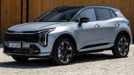 Kia rinnova il Suv-icona Sportage. Stile ritoccato, nuove tecnologie e tutte le motorizzazioni: a benzina, ibrida, diesel e Gpl