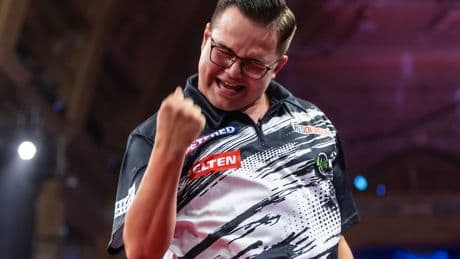 Luke Humphries stunned by Gian van Veen in World Matchplay opener