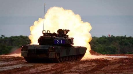 Comienza la invasión china de Taiwán: la isla simula la guerra con fuego real, 2.000 soldados y tanques de Estados Unidos