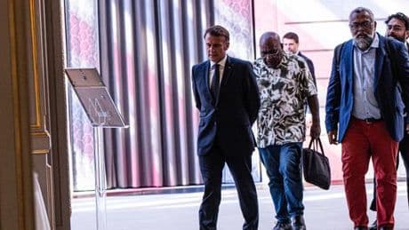 Nouvelle-Calédonie : l’accord « historique » sur l’avenir de l’archipel au bord du naufrage