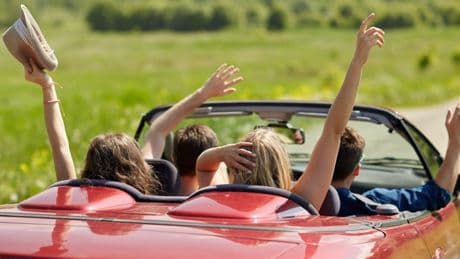 Studie: Unter 30-Jährige sehen Autos sehr positiv