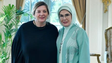 Emine Erdoğan, Gürcistan Cumhurbaşkanı'nın eşi Bagrationi ile bir araya geldi
