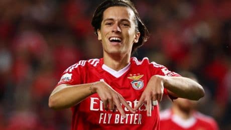 Man Utd ‘asked to buy back former left-back in order for Real Madrid to complete bizarre transfer’