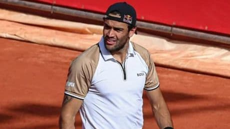 Berrettini si ritira durante il match contro Draper: problemi fisici per l'azzurro, Internazionali d'Italia a rischio