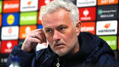 Foot : «Quand il faut choisir l’équipe, je lance les pièces, c’est simple», la réponse lunaire de José Mourinho en conférence de presse