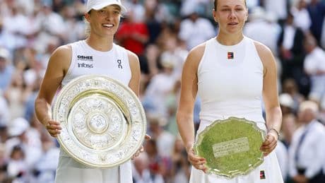 Paliza histórica en Wimbledon: 6-0 y 6-0 de Swiatek que hizo llorar a Anisimova