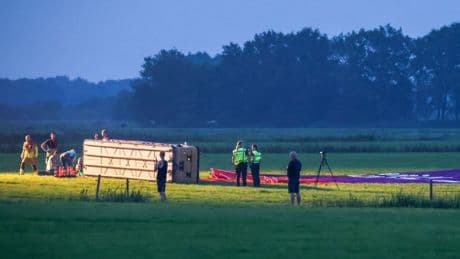 Een dode en gewonden bij ongeluk met luchtballon in Friesland door windvlaag