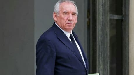 Un acte "courageux" ou "suicidaire"? Pourquoi François Bayrou décide de jouer son va-tout avec le vote de confiance