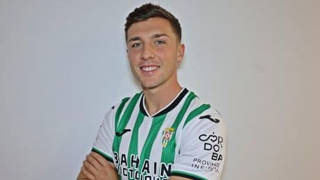 El Real Oviedo cierra la cesión de Alberto del Moral al Córdoba