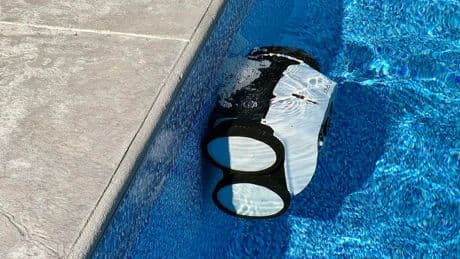 Can A Pool Cleaning Robot Really Eliminate Having To Vacuum Your Pool?