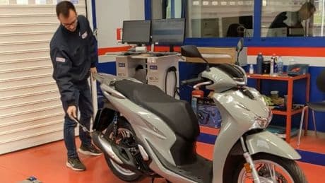 Contrôle technique: bilan inquiétant pour les voitures sans permis mais rassurant pour les motos