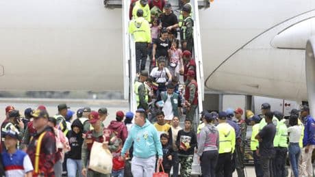 Des milliers de Vénézuéliens séparés de leurs familles par le «travel ban» de l'administration Trump