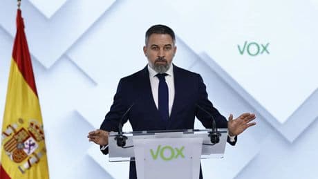 Abascal pide a los jueces &quot;decentes&quot; del Constitucional ausentarse del pleno para bloquear el aval a la ley de amnistía