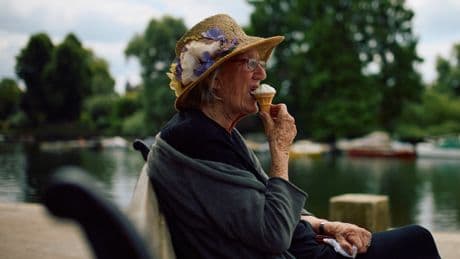 Le «mal de tête dû à la glace», une complexité neurologique et médicale étonnante
