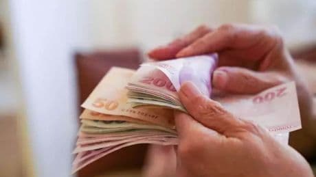 Ev kadınlarına sosyal güvence ve emeklilik hakkı geliyor: Yeni projenin detayları paylaşıldı!