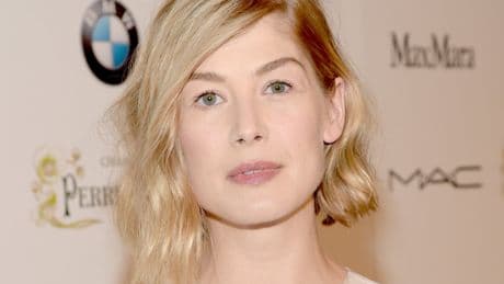 Rosamund Pike reveals terrifying moment her phone was snatched by mugger on bike