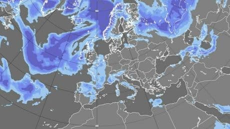 Meteo, allerta in 5 regioni: arrivano temporali, grandine e venti forti. Ma l'Italia ancora nella morsa del caldo africano