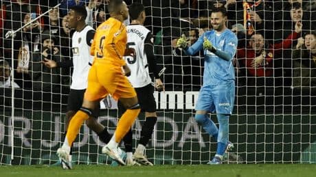 Dimitrievski vuelve a entrenar con el Valencia antes de viajar a Alemania