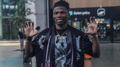 El Bilal Toure, Beşiktaş için İstanbul'a geldi