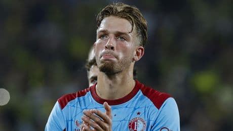 Feyenoord verliest dik van Fenerbahçe (5-2) en loopt Champions League mis