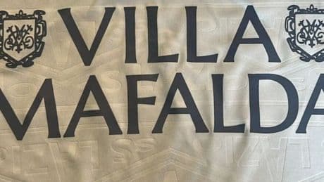 <p>Villa Mafalda sulle maglie Lazio per la sfida contro la Juve</p>