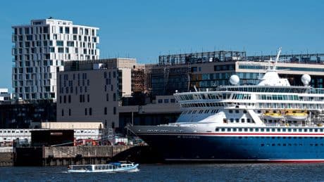 Schifffahrt: Kreuzfahrtschiff hat am neuen Hamburger Terminal angelegt