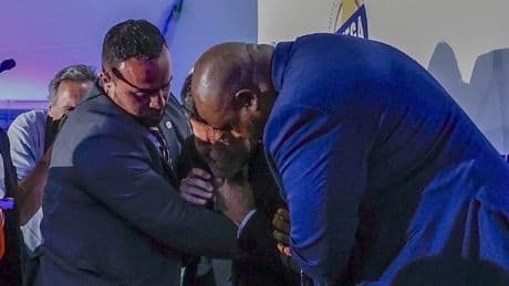 Hospitalizan al líder de ultraderecha portugués André Ventura tras sentirse mal durante un discurso