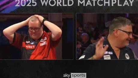 World Matchplay: Gary Anderson’s gesture behind Stephen Bunting speaks volumes
