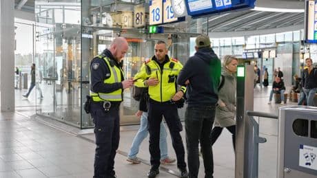 NS wil proef met korte wapenstok