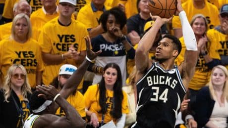 Giannis Antetokounmpo watch officially begins as Bucks can’t escape mediocrity