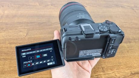 Klarer Fokus auf Content Creator: Canon EOS R50 V im Test