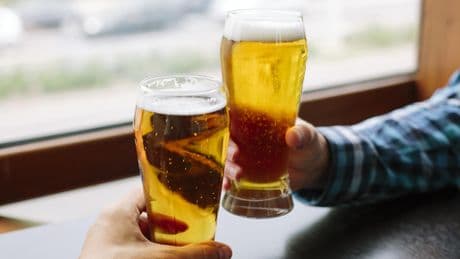 Alkoholfreies Bier Test: Warsteiner, Paulaner, Krombacher & Co. bei Stiftung Warentest