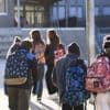 "On a plus d’énergie et on peut mieux se concentrer" : en Suède, des collégiens expérimentent la grasse matinée