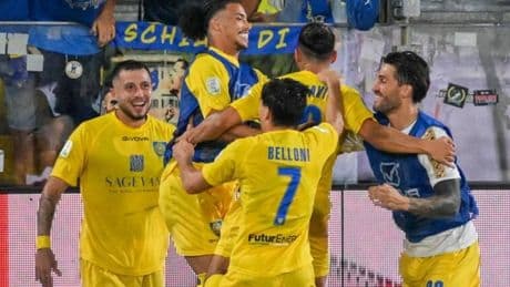<p>Spezia, che tonfo in casa: colpo Carrarese! Sorridono anche Venezia e Frosinone</p>